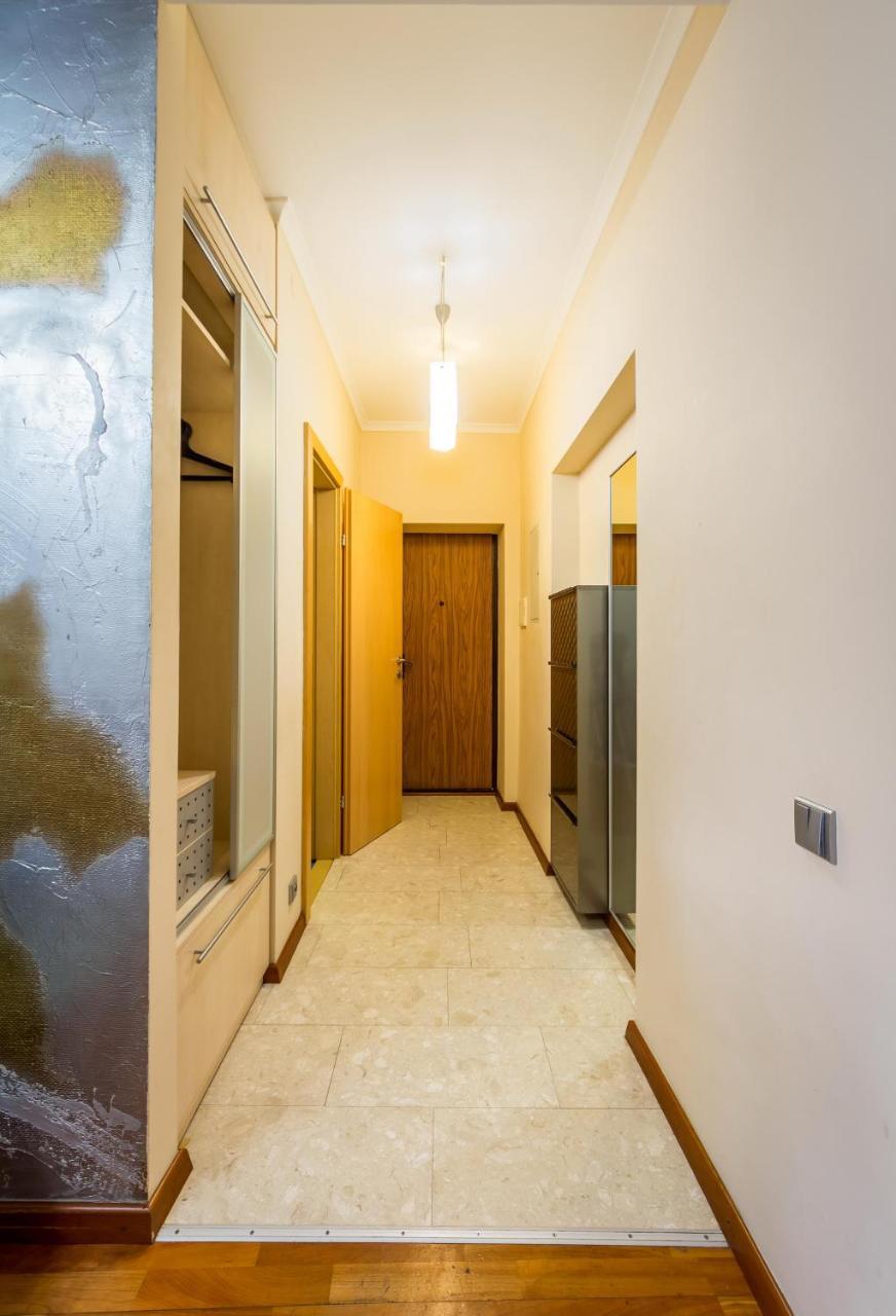 Apartment On Triokhsviatytelska Kiev Exterior foto